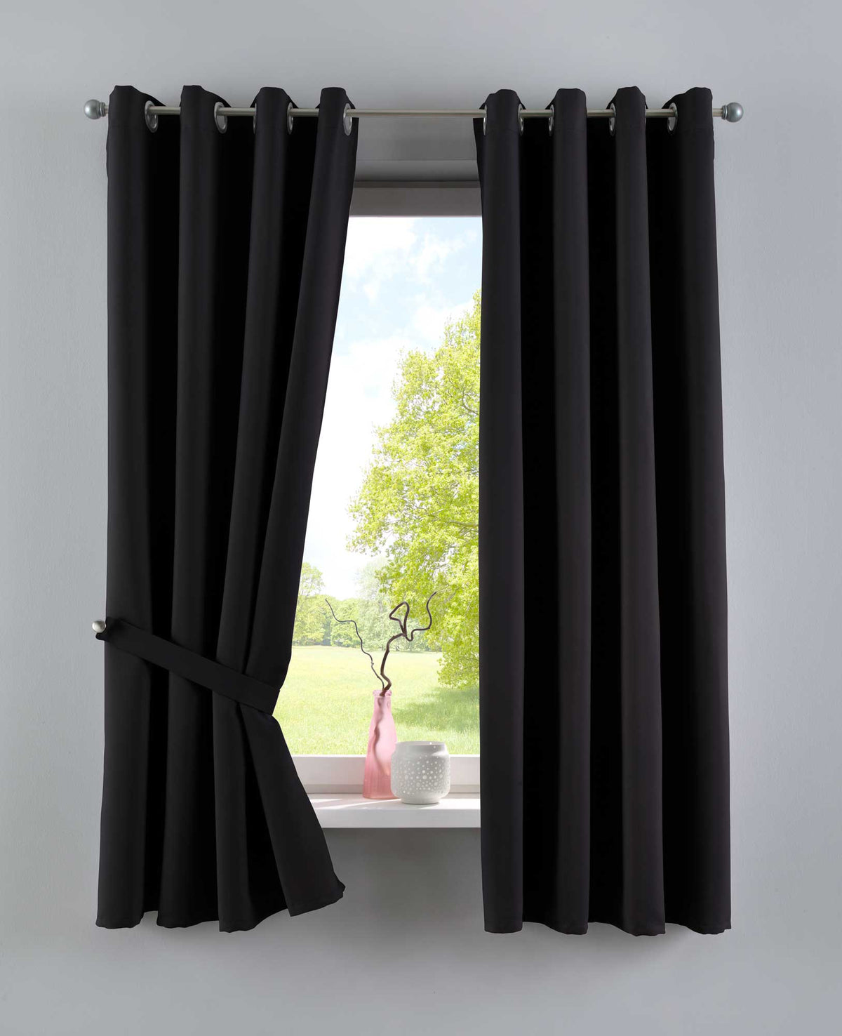 Vorhänge Blickdicht »NewYork« 2er-Pack Thermo-Gardinen Verdunkelungsvorhang Blackout Ösen schalldämmend UV-Schutz Raffhalter 201920600-2 Schwarz HxB 160x140 cm Vorhang Set 201920600-2schwarz-160 | gerdinenbox.com