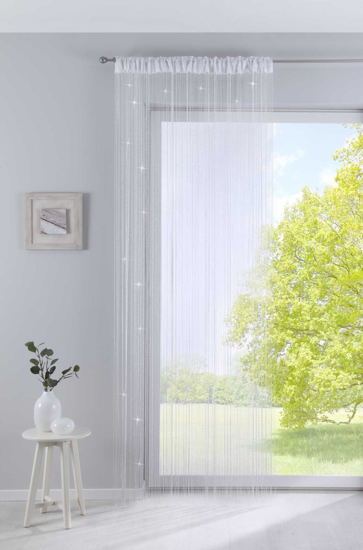 Fadengardine mit Tunneldurchzug und eingenähtem Kräuselband, geeignet für Gardinenstangen und Gardinenschienen Fadenvorhang Fadenstore Raumteiler 20303CN Weiß Lurex HxB 250x90 cm Fadengardine 20303CNweiss_lurex_eb48884e-67d0-4931-9e79-9b6ff4bd191c | gerdinenbox.com