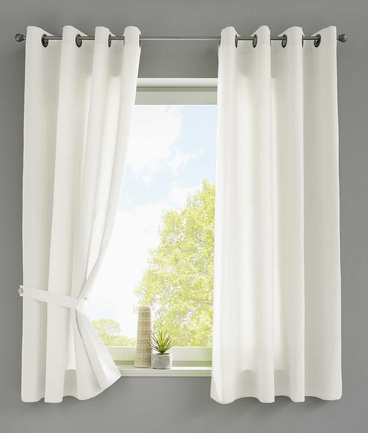 2er Set Vorhänge Schal Ösen »Berlin« Microsatin Lichtdurchlässig Uni Matt 20405N2 Creme HxB 175x140 cm Vorhang 20405N2creme-175_e9512c81-1c1d-4a81-88fa-8945a1c58e72 | gerdinenbox.com