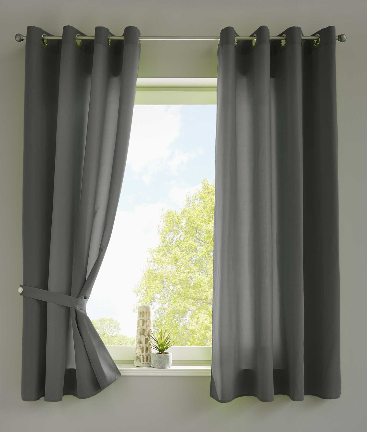 2er Set Vorhänge Schal Ösen »Berlin« Microsatin Lichtdurchlässig Uni Matt 20405N2 Dunkelgrau HxB 145x140 cm Vorhang 20405N2dunkelgrau-175 | gerdinenbox.com