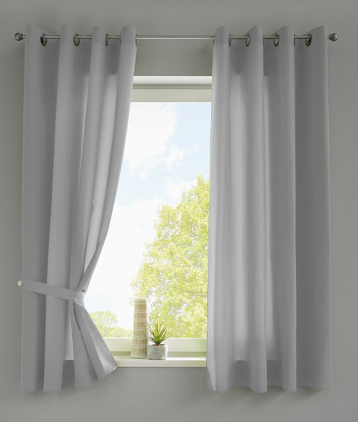 2er Set Vorhänge Schal Ösen »Berlin« Microsatin Lichtdurchlässig Uni Matt 20405N2 Grau HxB 145x140 cm Vorhang 20405N2grau-175 | gerdinenbox.com