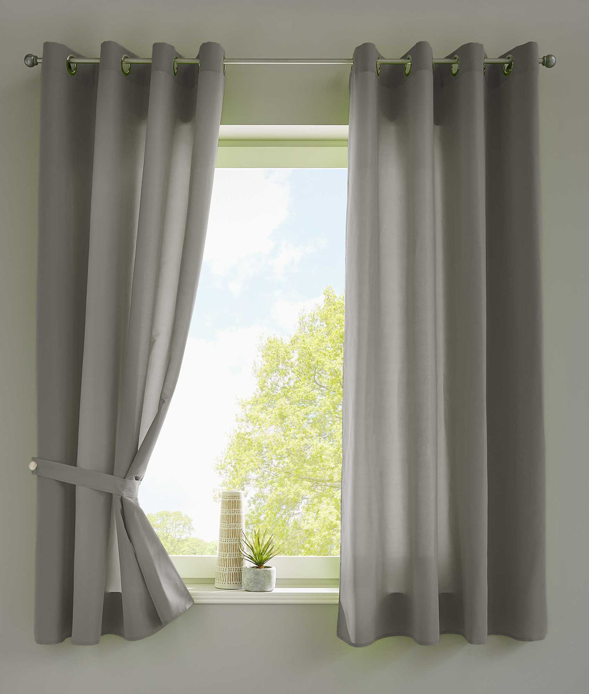 2er Set Vorhänge Schal Ösen »Berlin« Microsatin Lichtdurchlässig Uni Matt 20405N2 Hellgrau HxB 145x140 cm Vorhang 20405N2hellgrau-175 | gerdinenbox.com