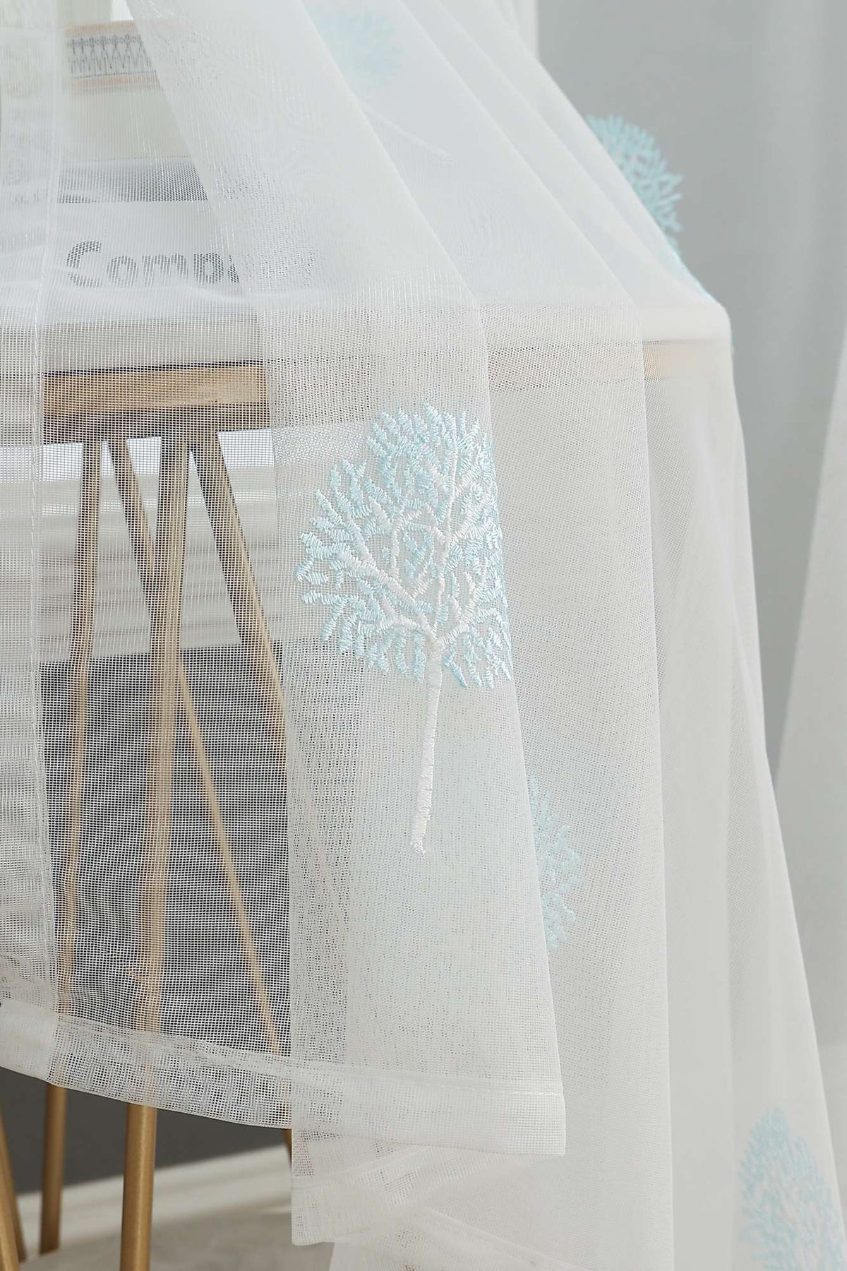 Gardine Raschel Stickerei Design »Florenz« Multiband für Gardinenschiene und Gardinenstange Elegante Fensterdekoration 2023200 Gardinenschal 593A0182 | gerdinenbox.com