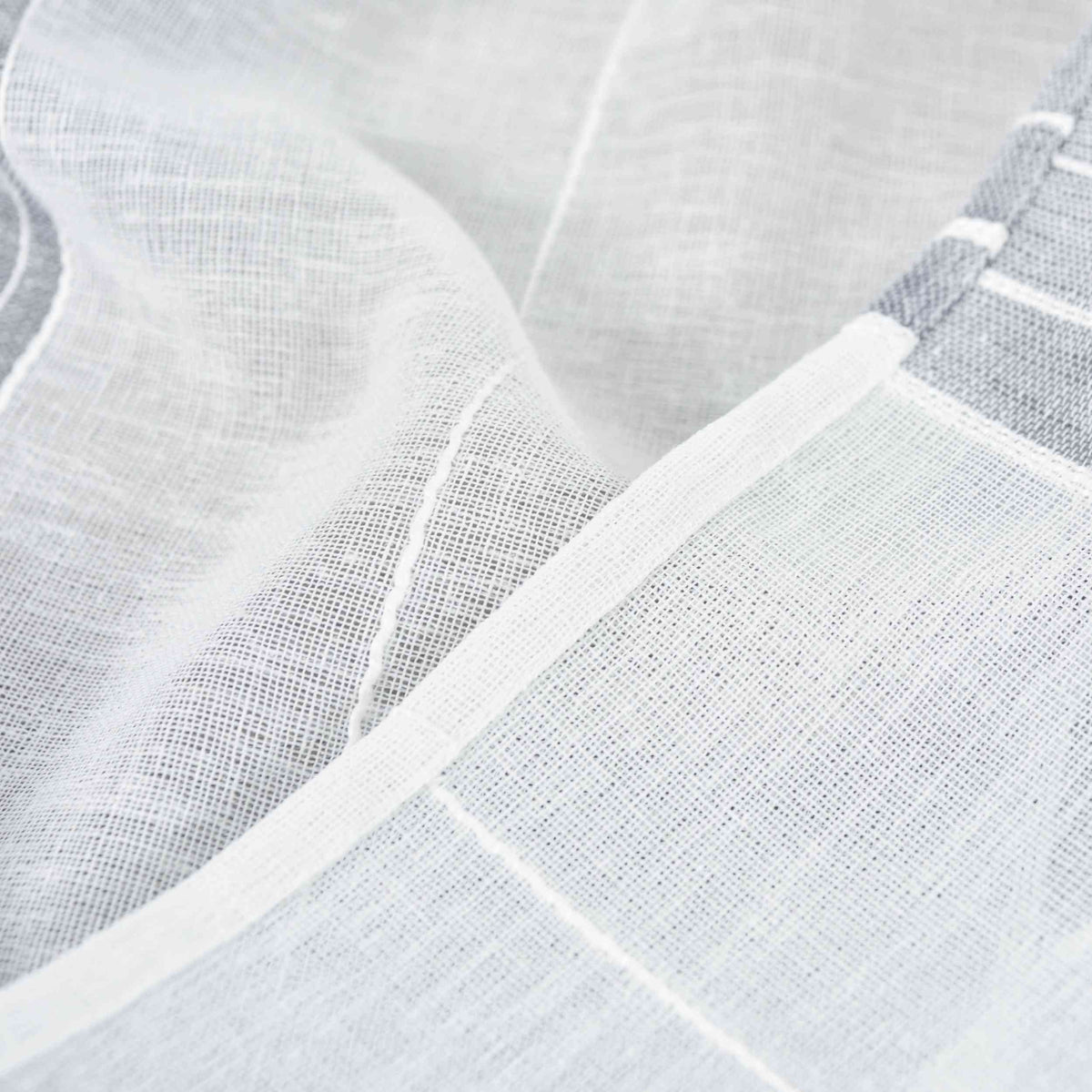 Halbtransparente Gardine mit Ösen »Frankfurt« Leinenbindung Robust Formstabil Linienmuster 202460 Gardinenschal Img6504 | gerdinenbox.com
