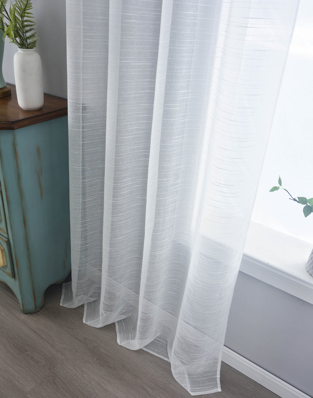 Gardine »Dresden« Ösen HxB 245x135 cm Natur Raffhalter filigran leicht modern elegant Linienmuster 202440 Gardinenschal Img7315 | gerdinenbox.com