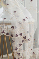 Gardine Raschel Stickerei Design »Florenz« Multiband für Gardinenschiene und Gardinenstange Elegante Fensterdekoration 2023200 Gardinenschal 593A0191 | gerdinenbox.com