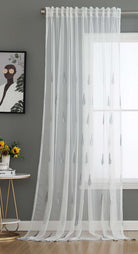 Gardine Raschel Stickerei Design »Florenz« Multiband für Gardinenschiene und Gardinenstange Elegante Fensterdekoration 2023200 Gardinenschal 593A0222-1 | gerdinenbox.com