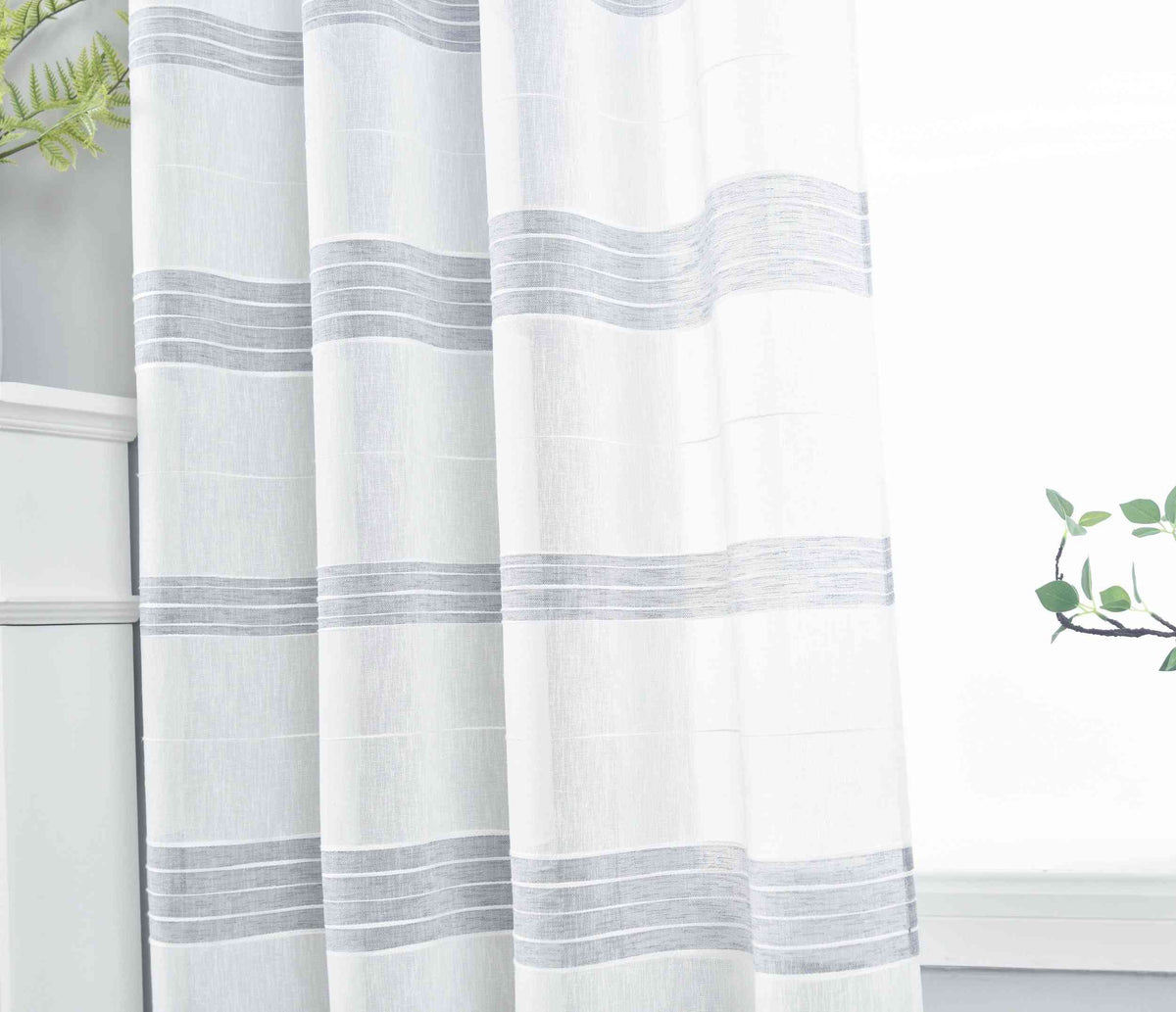 Halbtransparente Gardine mit Ösen »Frankfurt« Leinenbindung Robust Formstabil Linienmuster 202460 Gardinenschal Img6491 | gerdinenbox.com