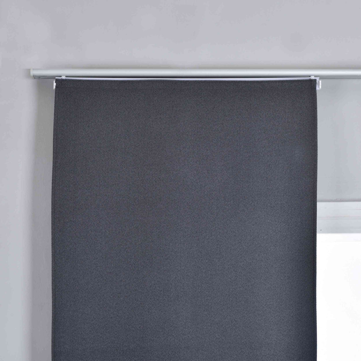 Flächenvorhang mit Paneelwagen 100% Verdunkelung Blackout »München Dark« Paneelwagen Dreischichtige Bindung 202410P Schiebegardine Img7652 | gerdinenbox.com